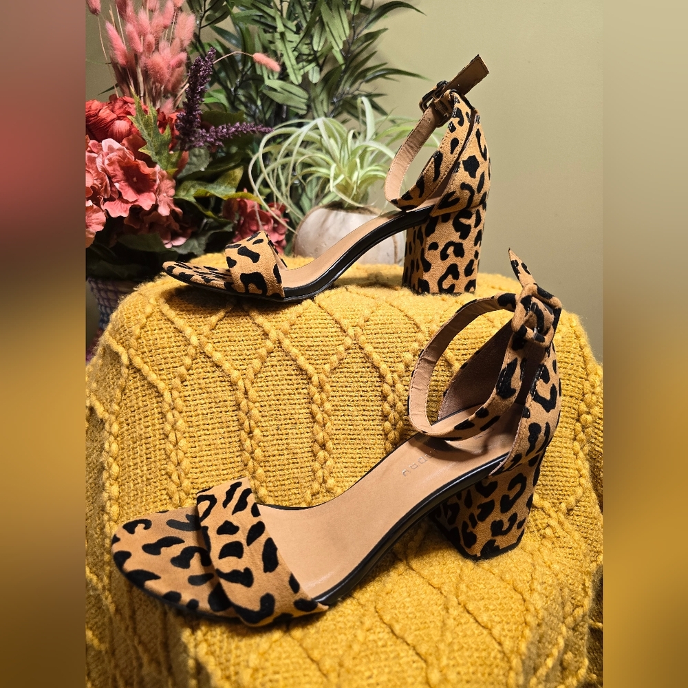 Chinese Laundry Heels, size 8, Animal Print